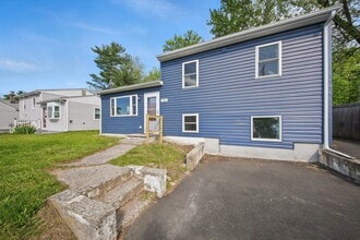 341 Highland Ave Ext in Middletown, NY - Building Photo - Building Photo