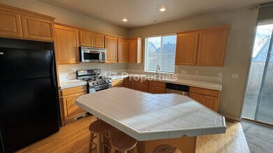3619 Wild Rose Loop in West Linn, OR - Building Photo - Building Photo