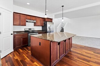 679 Ilwaco Pl NE in Renton, WA - Building Photo - Building Photo