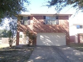 9507 Maple Green Ln in Houston, TX - Building Photo