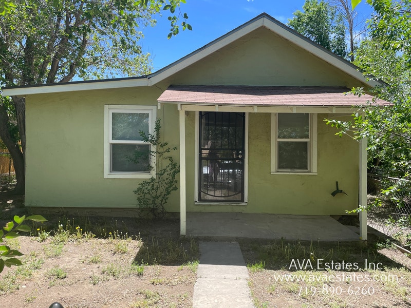 910 E 13th St in Pueblo, CO - Building Photo