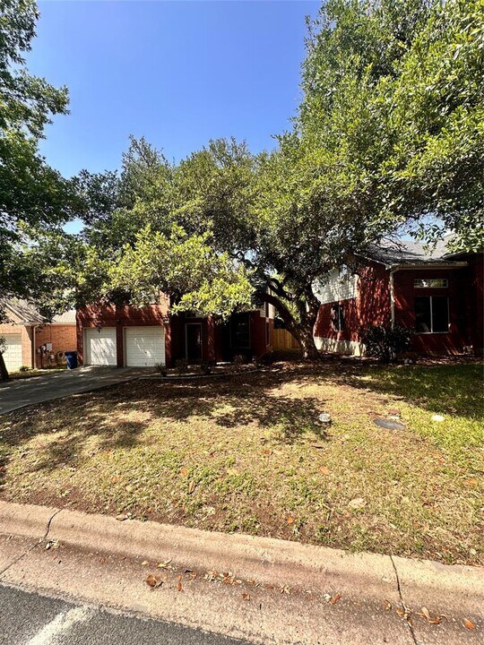 6617 Debcoe Dr in Austin, TX - Building Photo