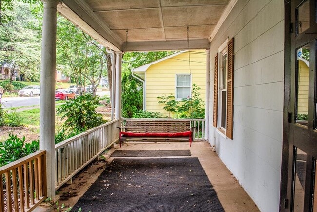 427 S Sunset Dr in Winston-Salem, NC - Building Photo - Building Photo