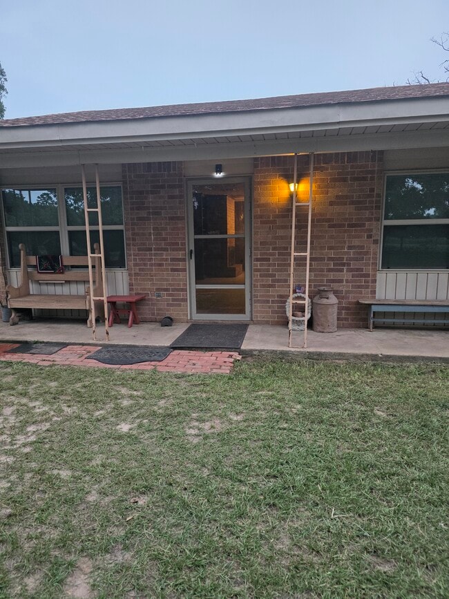 255 Private Road 3396