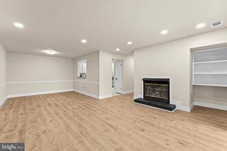 10066 Oakton Terrace Rd-Unit -10066 in Oakton, VA - Building Photo - Building Photo