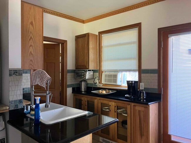 30 W Etruria St in Seattle, WA - Building Photo - Building Photo