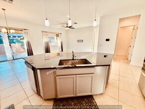 198 E Woolystar Ct in Oro Valley, AZ - Building Photo - Building Photo