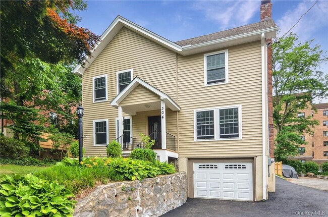 property at 304 Battle Ave