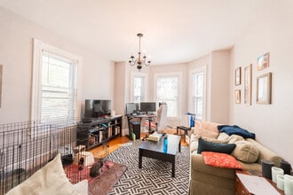 47 Cornwall St, Unit 1 in Boston, MA - Foto de edificio - Building Photo