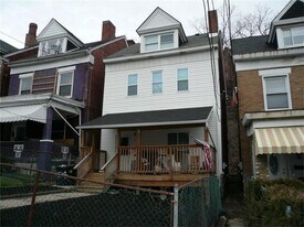 154 Robinson St in Pittsburgh, PA - Building Photo