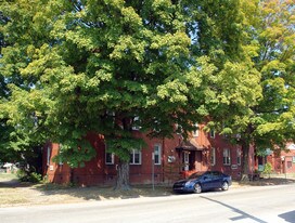 402 7th Ave in Huntington, WV - Building Photo