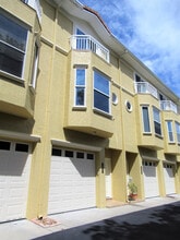 1045 Pinellas Bayway S in St. Petersburg, FL - Building Photo - Building Photo