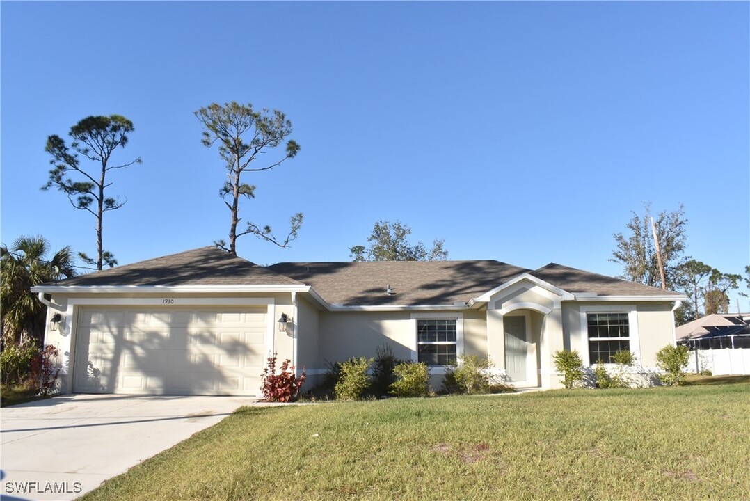 1930 Norvell Ave in North Port, FL - Building Photo