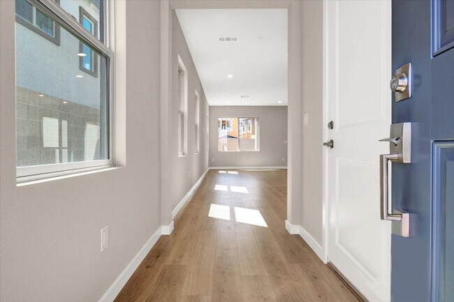 11607 Desert Hollow Avenue in Las Vegas, NV - Building Photo - Building Photo
