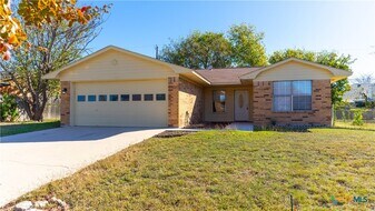 2402 Lazy Ridge Dr in Killeen, TX - Building Photo