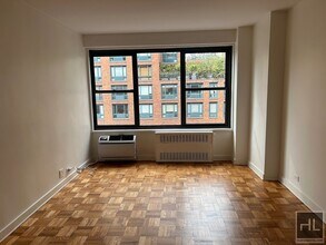 Fourth Avenue in New York, NY - Building Photo - Building Photo