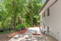 1300 Loch Lomond Trail SW in Atlanta, GA - Building Photo - Building Photo