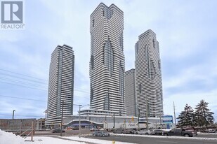 8 Interchange Wy in Vaughan, ON - Building Photo