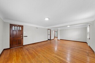 5650 Lucas-Hunt Rd in St. Louis, MO - Building Photo - Building Photo
