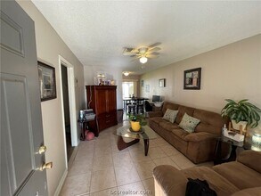 1525 Hillside Dr, Unit CS in College Station, TX - Building Photo - Building Photo