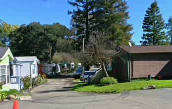 6070 Old Redwood Hwy in Penngrove, CA - Building Photo - Building Photo