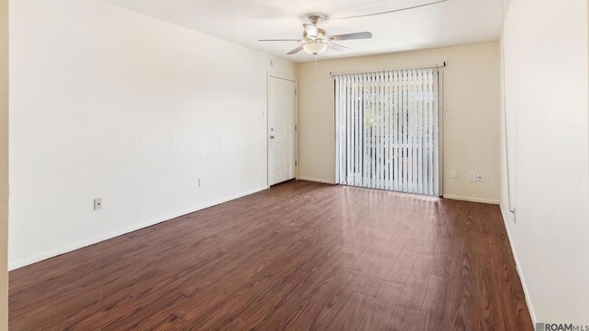 2100 College Dr, Unit 12 in Baton Rouge, LA - Building Photo - Building Photo