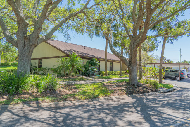 San Christopher Villas in Dunedin, FL - Building Photo - Building Photo