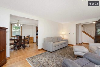 3129 Windsor Dr in Bettendorf, IA - Foto de edificio - Building Photo