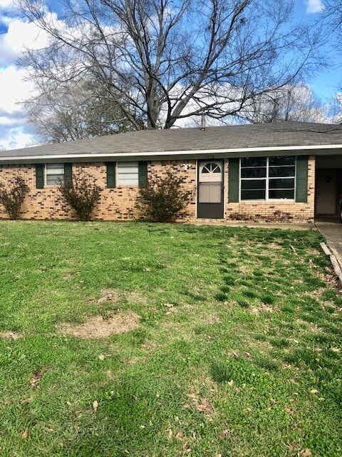2906 Southern Heights Rd in Tupelo, MS - Building Photo