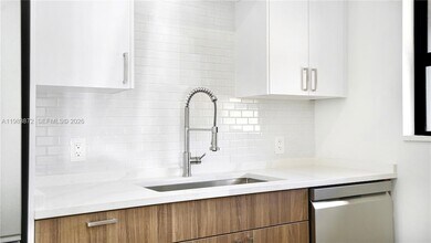 1119 W Las Olas Blvd, Unit 1 in Fort Lauderdale, FL - Foto de edificio - Building Photo