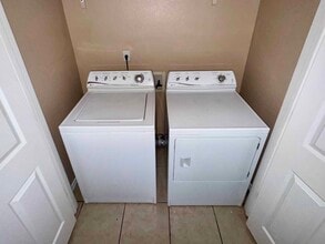 116 Ramon Cardenas Dr, Unit B in Del Rio, TX - Building Photo - Building Photo