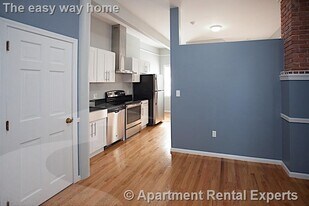 175 Rindge Ave in Cambridge, MA - Building Photo