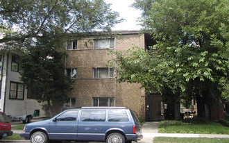 7629 N Rogers Ave Apartments