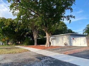 224 NE 18th Ave in Pompano Beach, FL - Building Photo - Building Photo