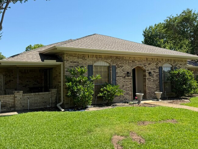 3806 Whiterock Trail