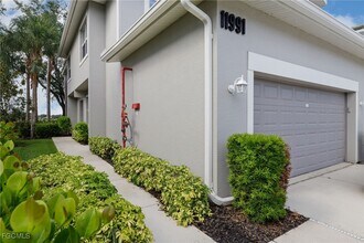 11991 Champions Green Way in Ft. Myers, FL - Building Photo - Building Photo
