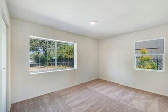 8425 Redwood Ave in Fontana, CA - Building Photo - Building Photo