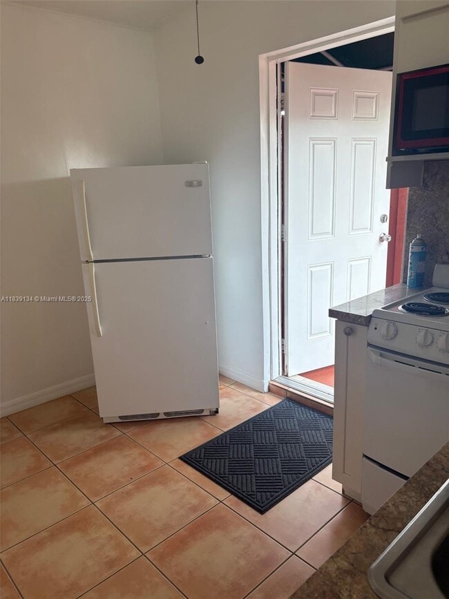 17993 SW 152nd Pl in Miami, FL - Building Photo - Building Photo