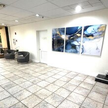 900 NE 195th St in Miami, FL - Building Photo - Building Photo