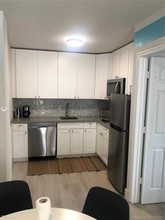 6647 SW 59th Pl in South Miami, FL - Building Photo - Building Photo