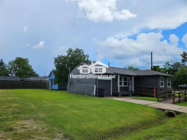 8311 Vera Lou St in Houston, TX - Building Photo - Building Photo