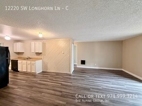 12220 SW Longhorn Ln in Beaverton, OR - Building Photo - Building Photo