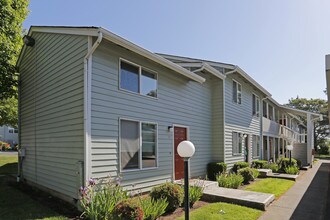 Summit View in Salem, OR - Building Photo - Building Photo