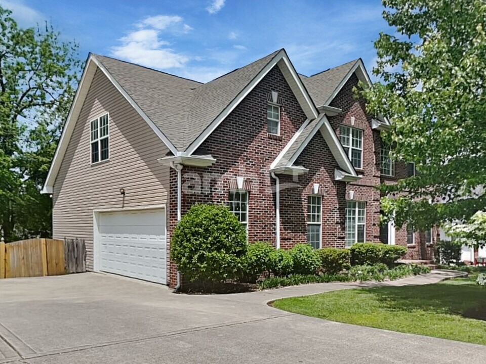 5217 Trumpet Vine Ln in Knoxville, TN - Building Photo