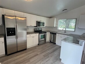7370 SW Collins St in Arcadia, FL - Building Photo - Building Photo