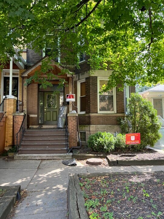 2335 W School St in Chicago, IL - Building Photo