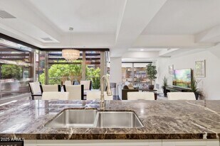 7151 E Rancho Vista Dr, Unit 3001 in Scottsdale, AZ - Building Photo