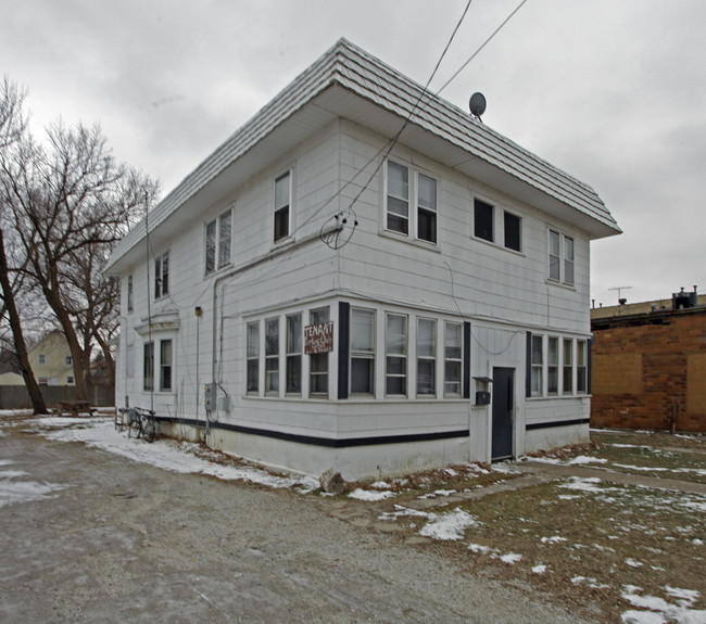 2023-2025 56th St in Kenosha, WI - Foto de edificio - Building Photo