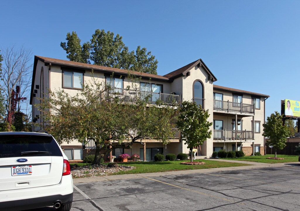 Chartwell Apartments in Toledo, OH - Building Photo