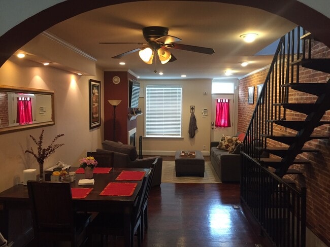 property at 903 S Bouldin St